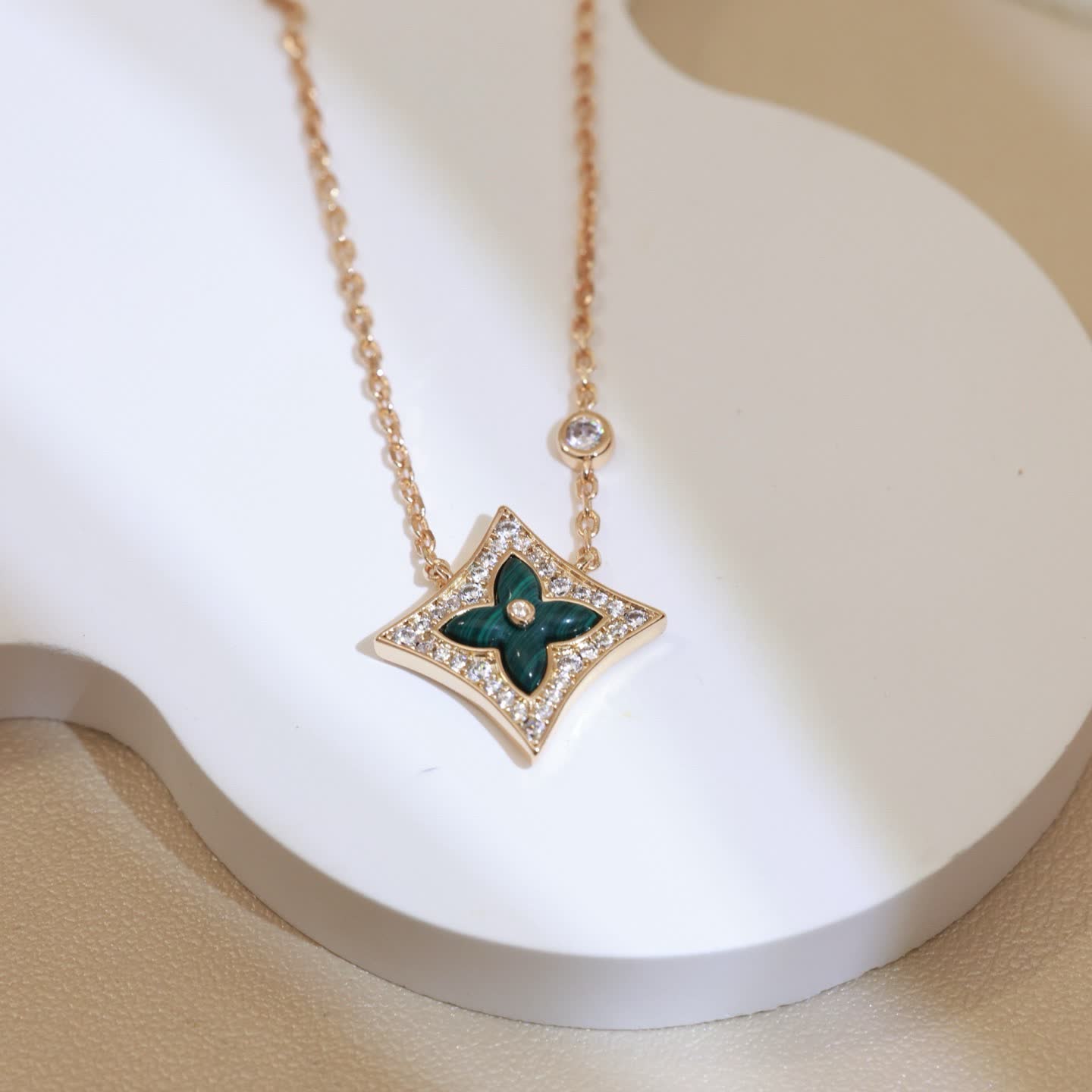 Louis Vuitton Gold and Diamond Flower Pendant Necklace Louis Vuitton Gold and Diamond Flower Pendant Necklace